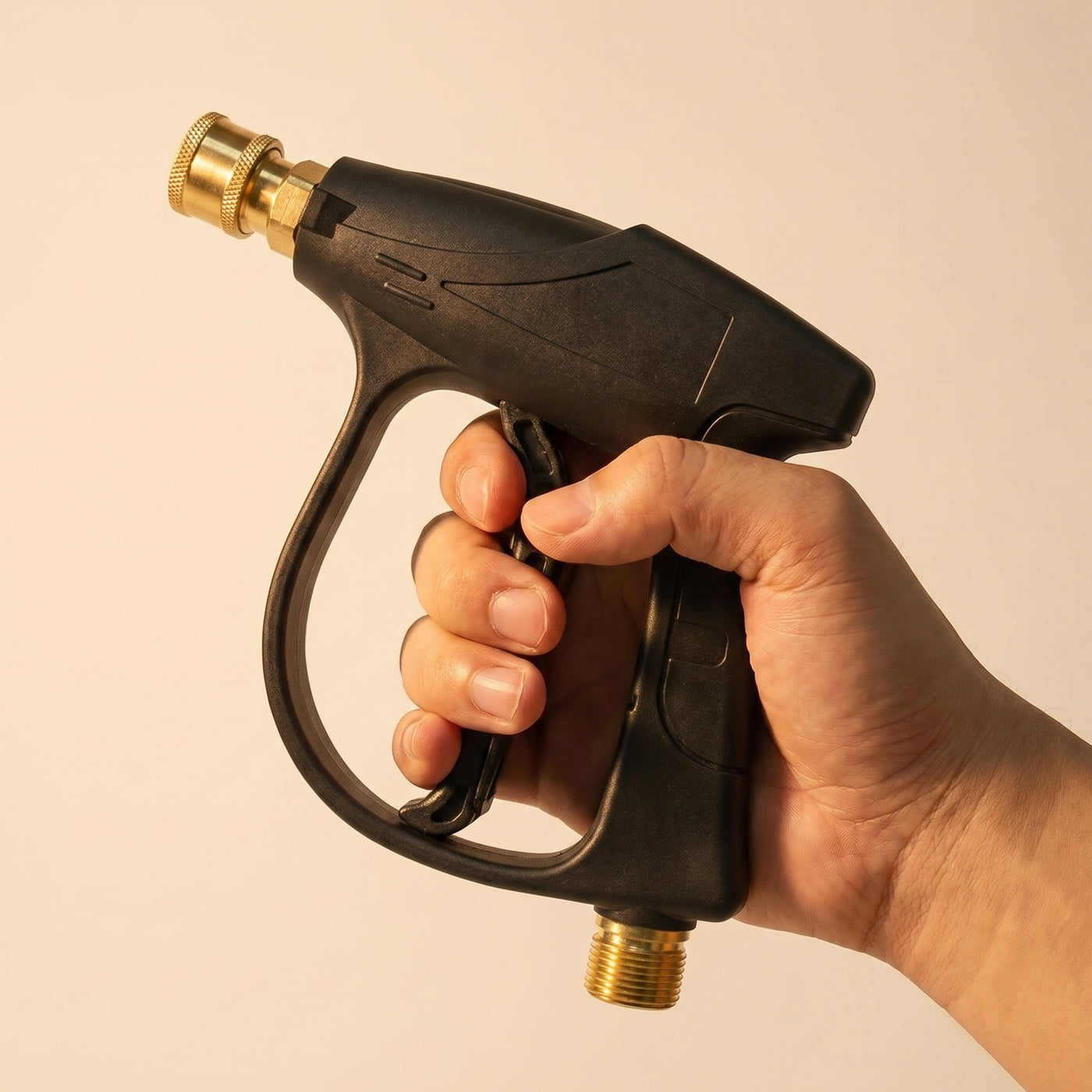 DRIVORA Pro Kit Black — hand gripping matte black stubby gun